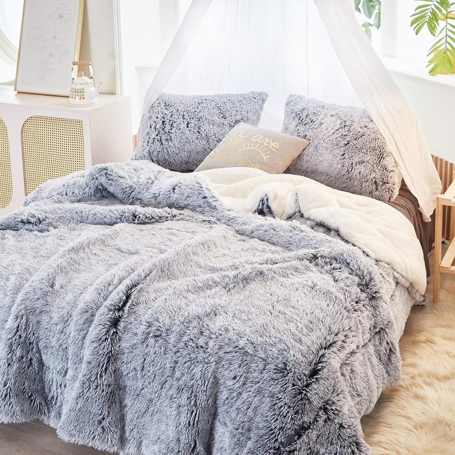 FlySheep Luxury Faux Fur Ombre Shaggy Fluffy Comforter Set Queen Size Mixed Gray and White Long Hair, Plush Sherpa Backing Reversible Bedding Set Super Warm for Winter