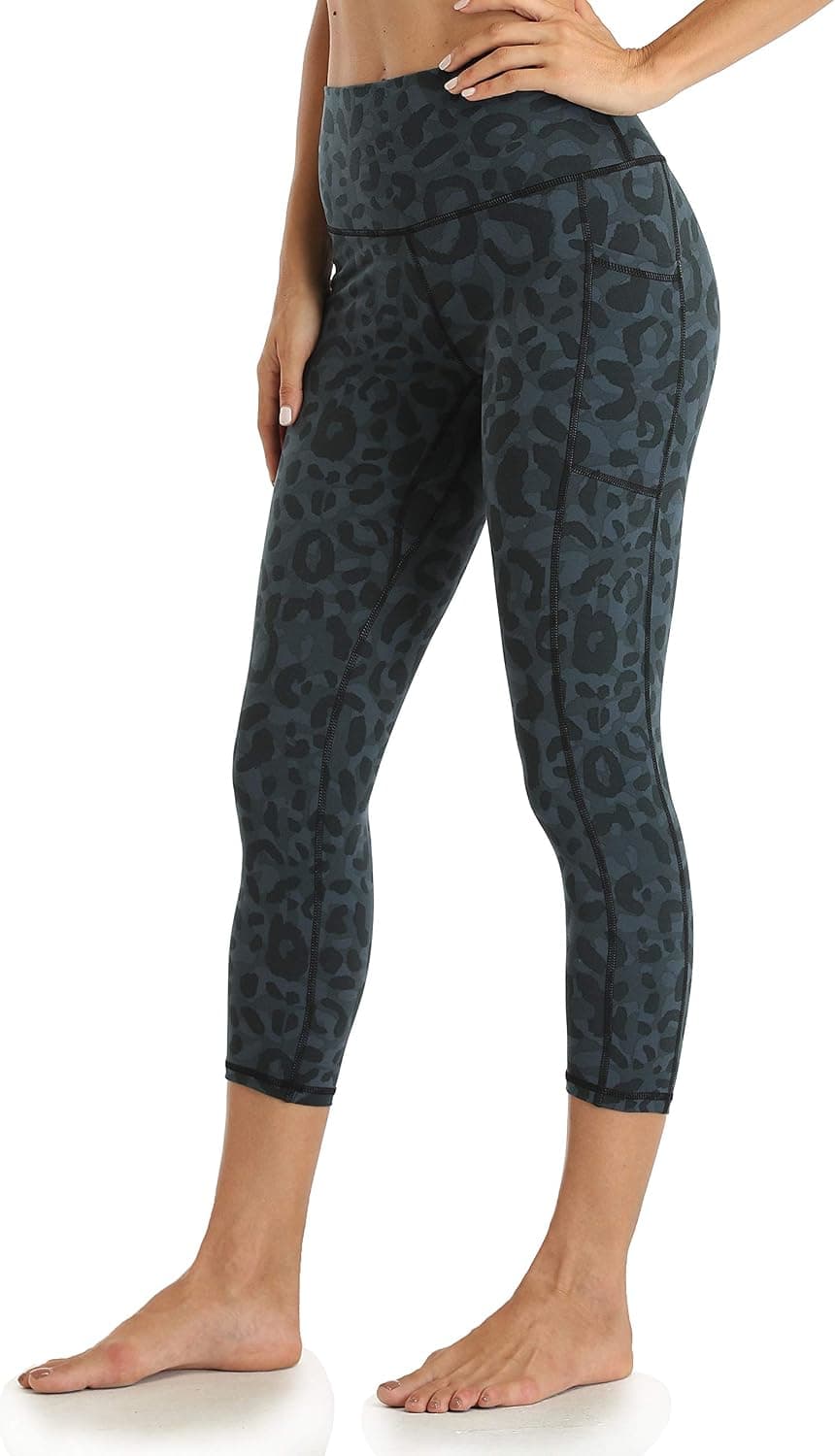 Colorfulkoala Women's High Waisted Capri Leggings with Pockets 21" Inseam Workout Yoga Pants