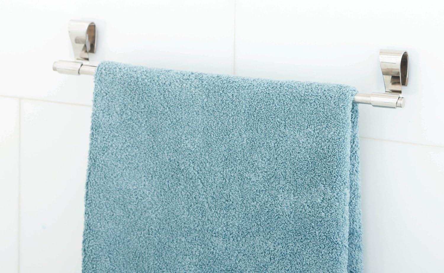 Better Living Products Griipa 18-inch Suction Mount Towel Bar for Shower Doors, Stainless Steel