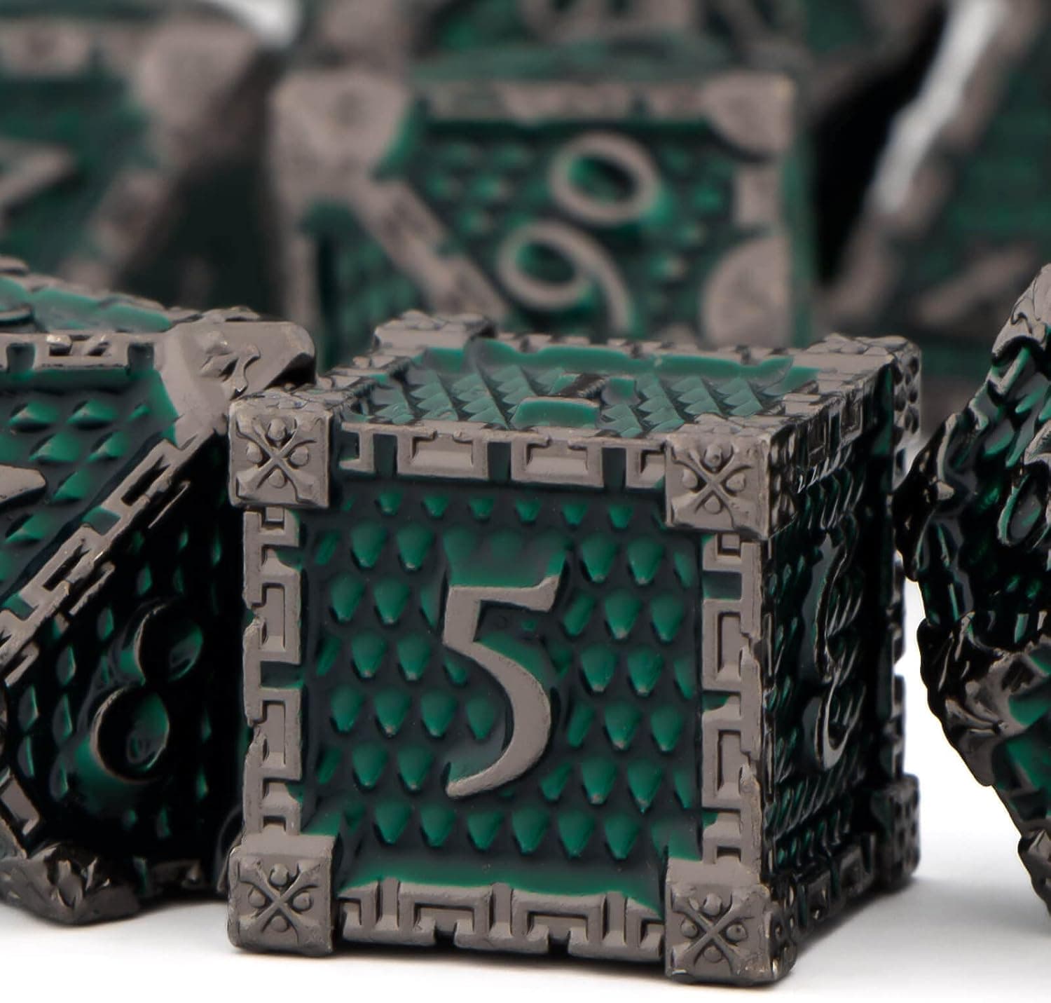 KERWELLSI Metal DND Dice Set with Box, Green Dungeons and Dragons Dice Set D&D, D and D Dice for Critical Role Playing, RPG Polyhedral Dice Set D20 D12 D10 D8 D6 D4