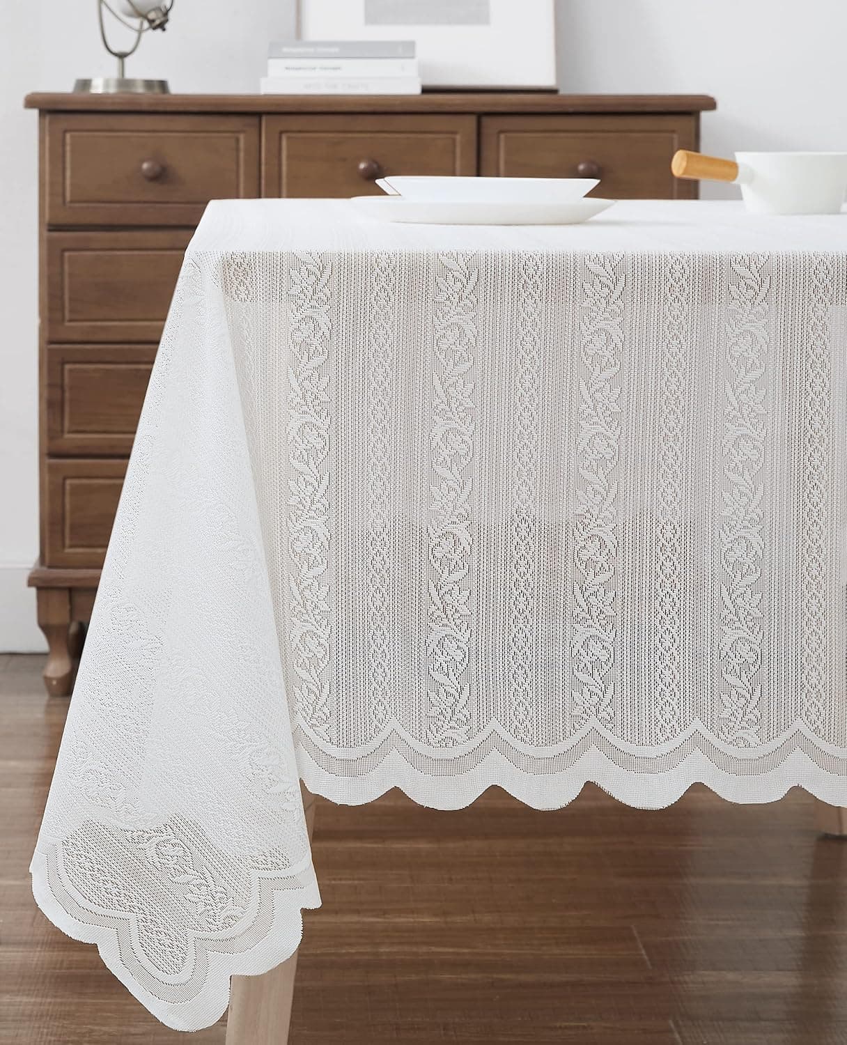 Warm Home Designs Lace Rectangular Tablecloth. Ivory Tablecloth for Rectangle Tables Measures 60 x 104 Inches and Fit 8-10 Guests. Lace Table Cloth for 6 Foot Tables for Vintage Decor. LND Ivory 104"