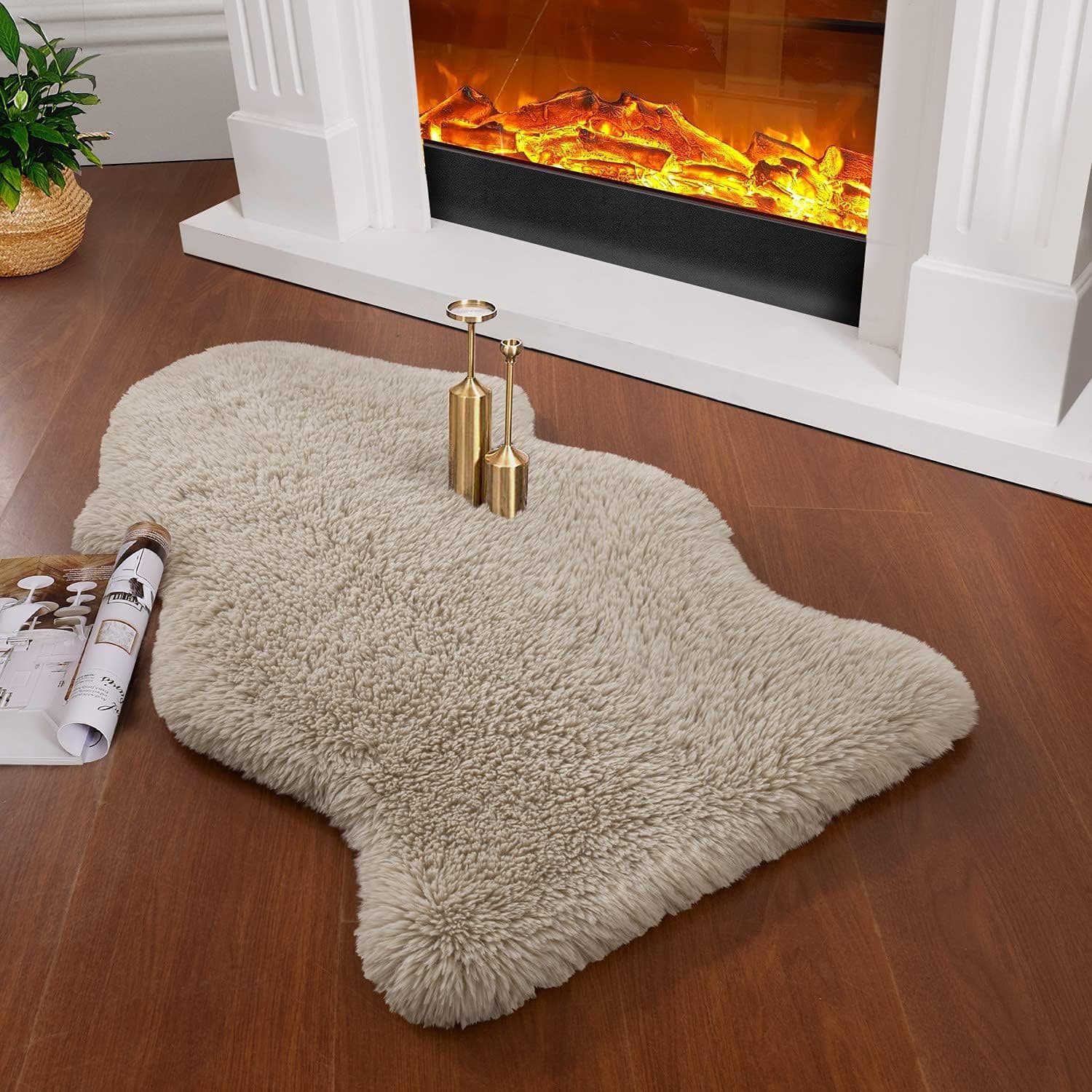 Chloelov Soft Fluffy Sheepskin Faux Fur Area Rug 2' x 3', Decorative Cozy Shaggy Fuzzy Floor Carpet Rugs for Bedroom Living Room, Plush Furry Cover Mat for Couch Sofa Chair, Non-Slip & Washable, Beige