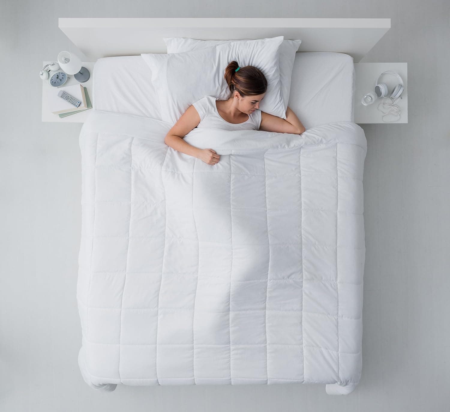 Over the Floor Ultra-Plush Comforter, Hypoallergenic Polyester Duvet Insert (Queen)