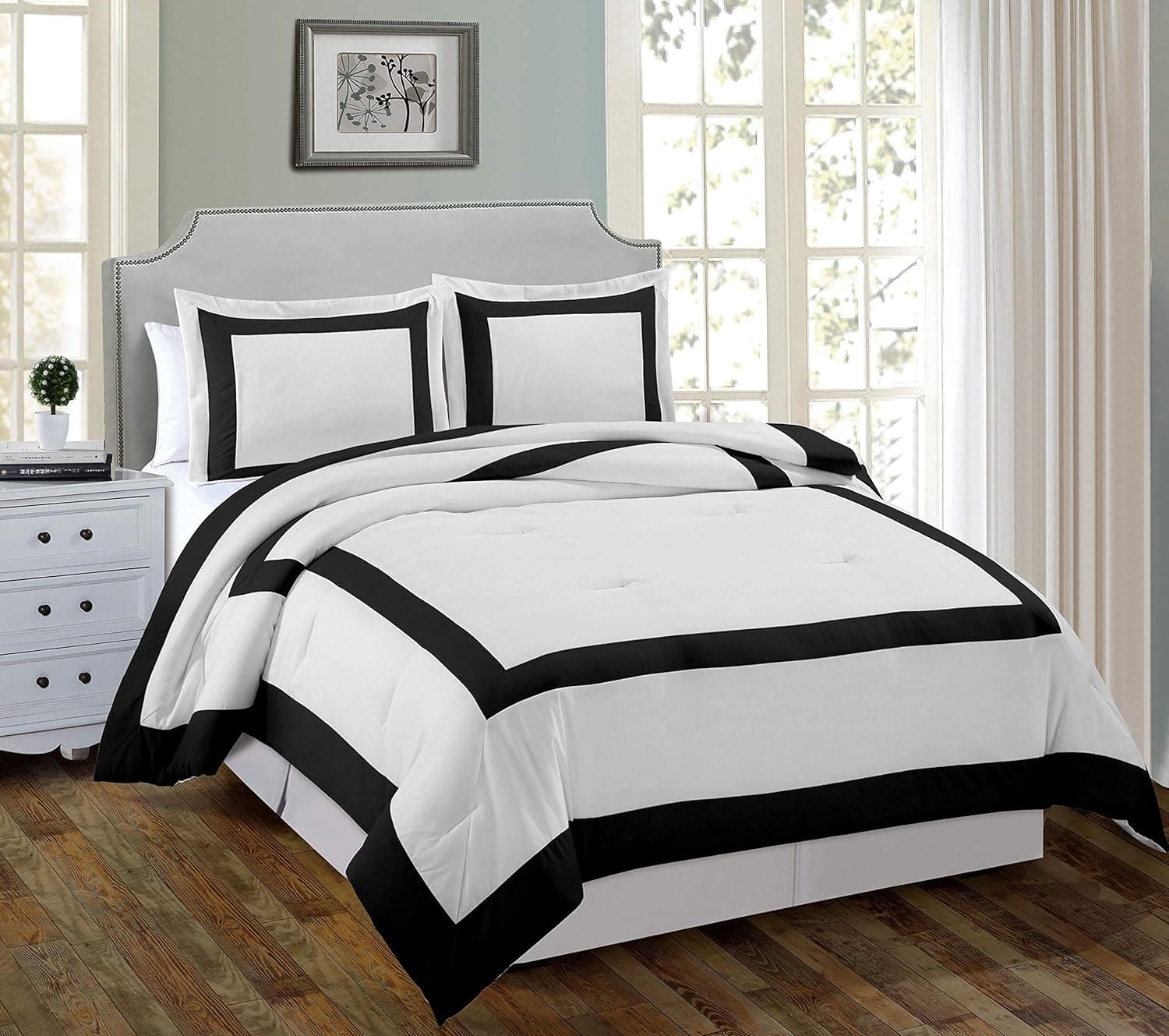 Chezmoi Collection Carlton 3-Piece Hotel Style Square Framed Bedding Comforter Set (King, White/Black)