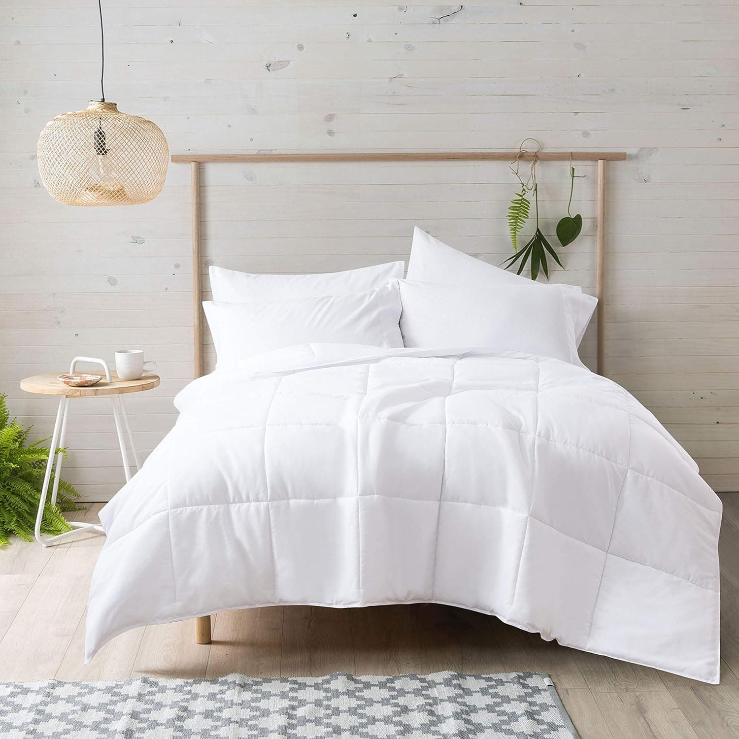 New Sega Home Ultra Reversible Down Alternative Comforter, King, White