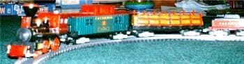 NIB SEALED, RUNNING, CHRISTMAS TREE/ DECOR TRAIN! N.R. RETAILS $25.00