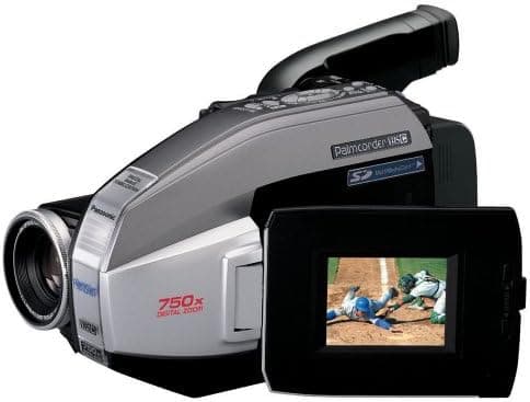 Panasonic PVL452 VHS-C Mulitcam Camcorder with 2.5" Color LCD & 8MB SD Memory Card (Discontinued by Manufacturer)