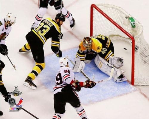 NHL Bryan Bickell Chicago Blackhawks 2013 Stanley Cup Game 6 Tying Goal Photo 8x10