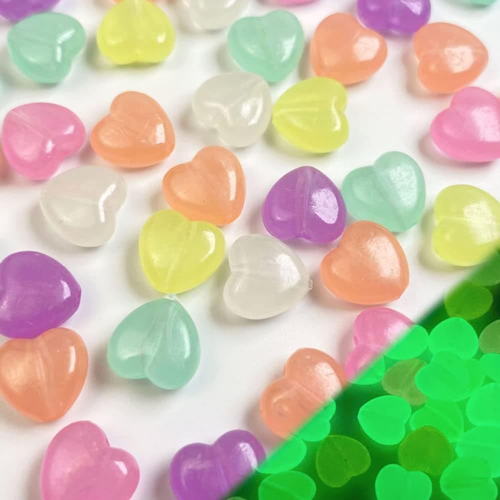 Konatly 100 Pcs Acrylic Night Glow Hearts Beads Color Changing Beads,Glows in The Dark,Bracelet Beads for DIY Bracelet Necklace