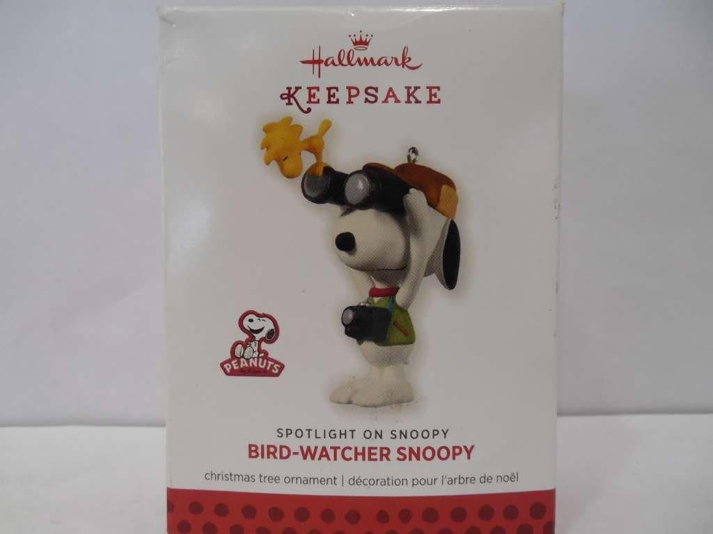 Hallmark Keepsake Ornament Bird-Watcher 16th in Spotlight on Snoopy Series 2013