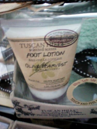 Tuscan Hills Scented Foot Lotion w/ Ultra Soft Spa Sock -- Olive Harvest