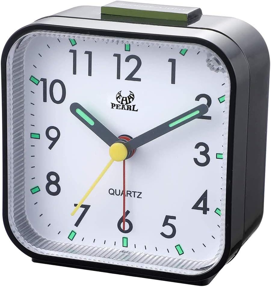 OCEST Small Battery Operated Analog Alarm Clock, Gentle Wake, Non Ticking Analog Alarm Clock for Bedroom with Snooze and Night Light Functions, Easy Set (Best for Elder)