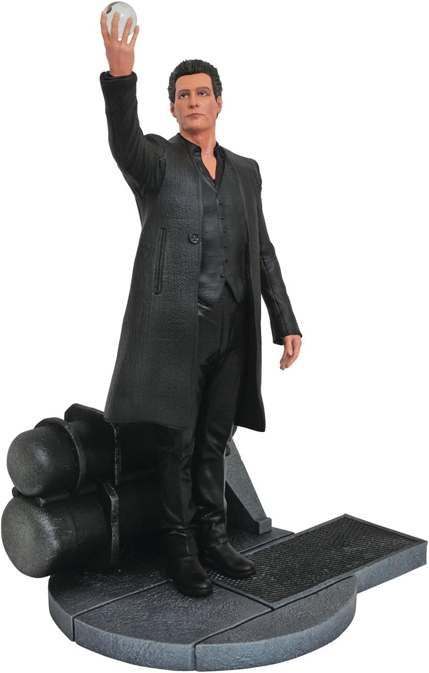 DIAMOND SELECT TOYS The Dark Tower Movie Gallery The Man in Black PVC Gallery Figure