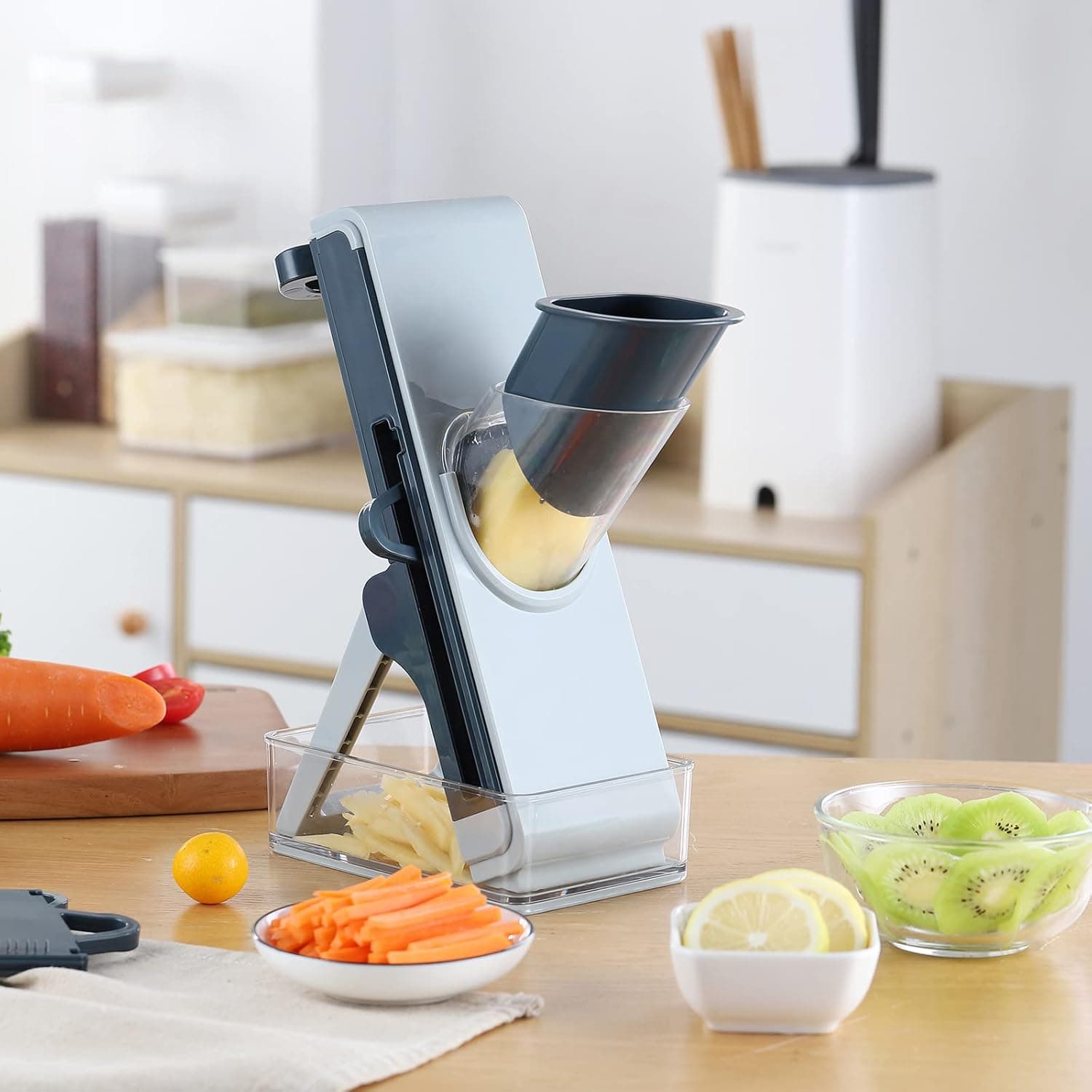 SIXAQUAE Safe Mandoline Slicer for Kitchen,Adjustable Vegetable Chopper Manual Cutter for Potato Onion Tomato Meat and Other Food,Veggie Chopper with Container （Blue）