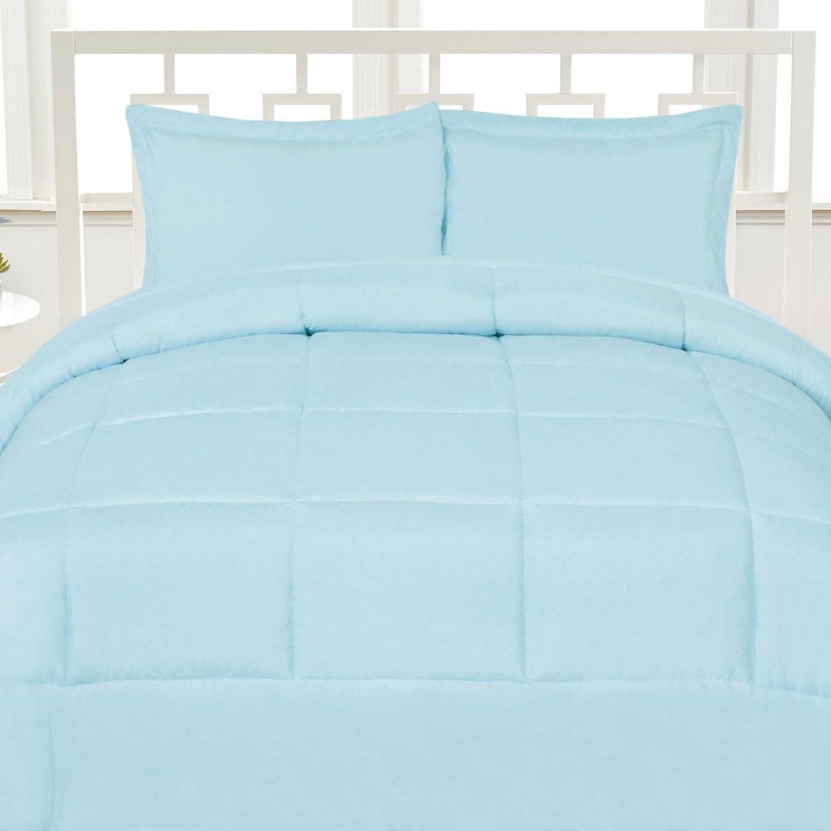 Aurora Bedding Luxurious Down Alternative Soft Solid Color Comforter Box Stitch Brushed Microfiber Bedding-Twin, Light Blue