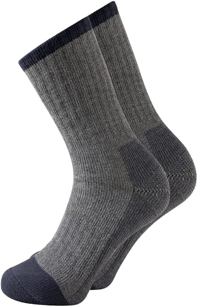CEREBRO Merino Wool Hiking Socks Full Cushioned Outdoor Socks for Men.