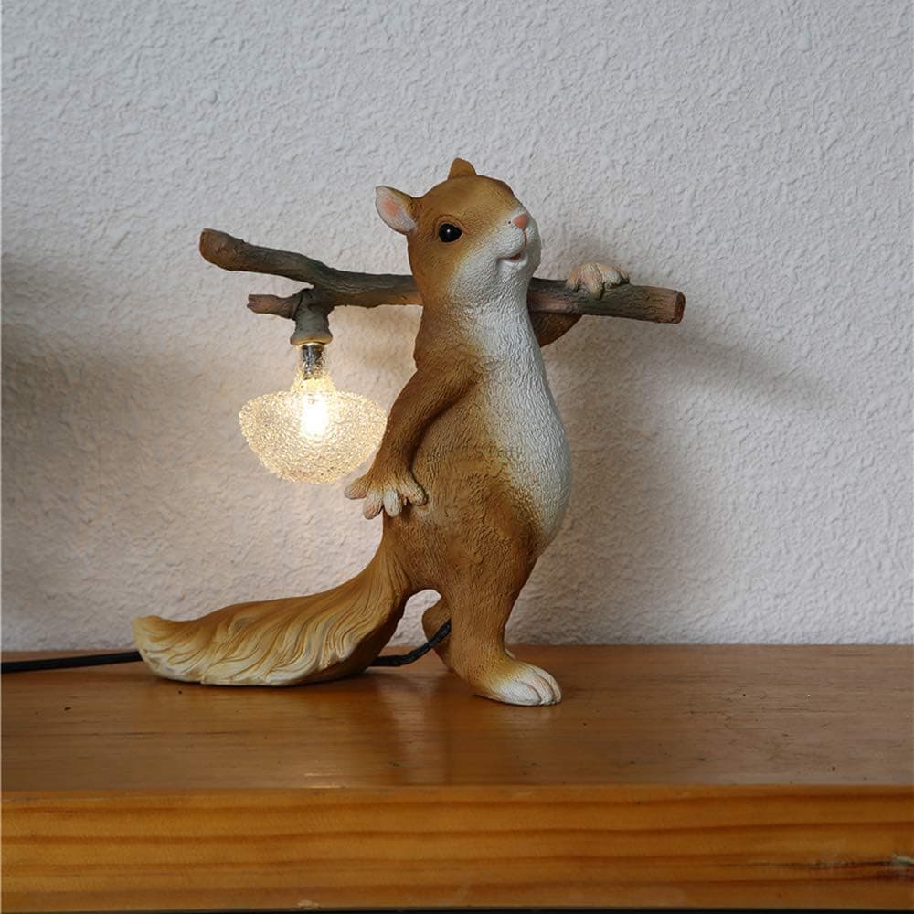 Creative Resin Squirrel Lamps Tiny G4 LED Table Lamp for Living Room Cute Animal Lamps for Kids Bedroom,Office Decoration Squirrel Lamp Light AC 110V