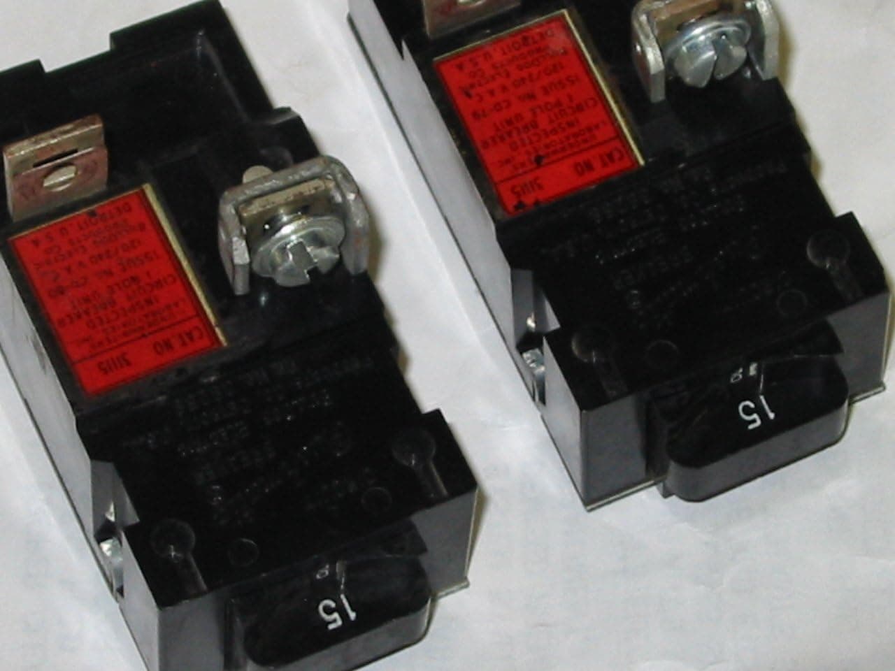 2 Breakers Pushmatic, Bulldog P115 15 Amp, 1 Pole, Circuit Breaker ITE 1P 15A
