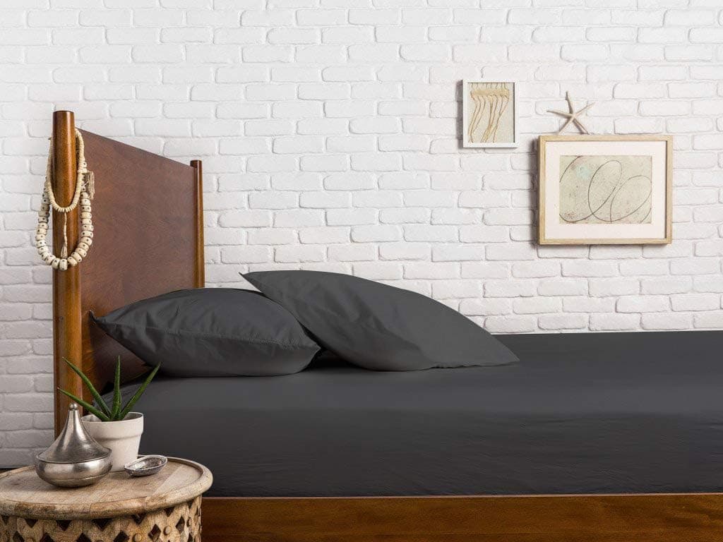 Comfortica Classics 100% Egyptian Cotton 600 Thread Count, Dark Grey Queen Fitted Sheet with Elastic All Around, Soft & Silky Sateen Weave - Fits Mattress Upto 18 inches