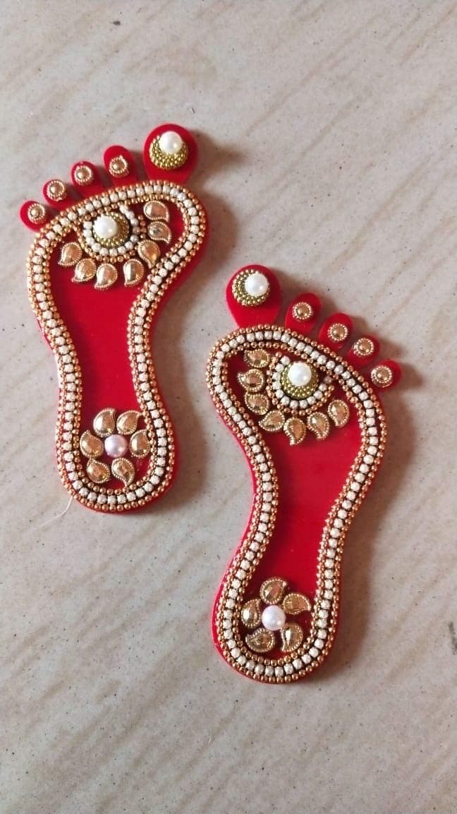 Red Laxmi Charan Paduka Feet Pagla Floor Rangoli Decoration for Door Wall Floor House Office (Length :- 4" Each) Gift Gifts Return/Good Luck, (1 Pair Charan)