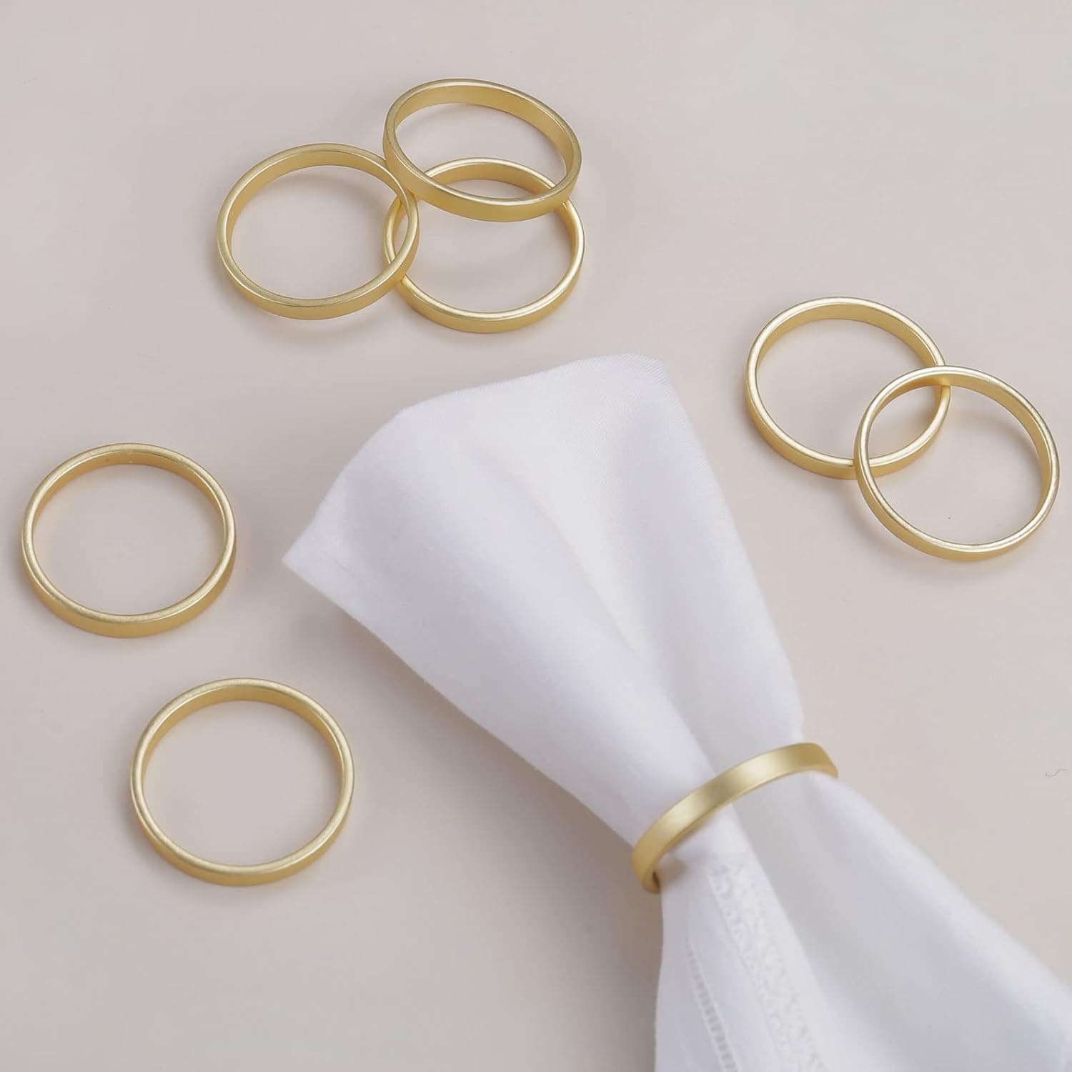 Cuff Brushed Gold Napkin Rings Set of 4, Circle Napkin Buckles Holder for Wedding Reception, Modernist Napkin Ring Holders for Tables, Metallic Serviette Buckles Decor (Circle - Gold)