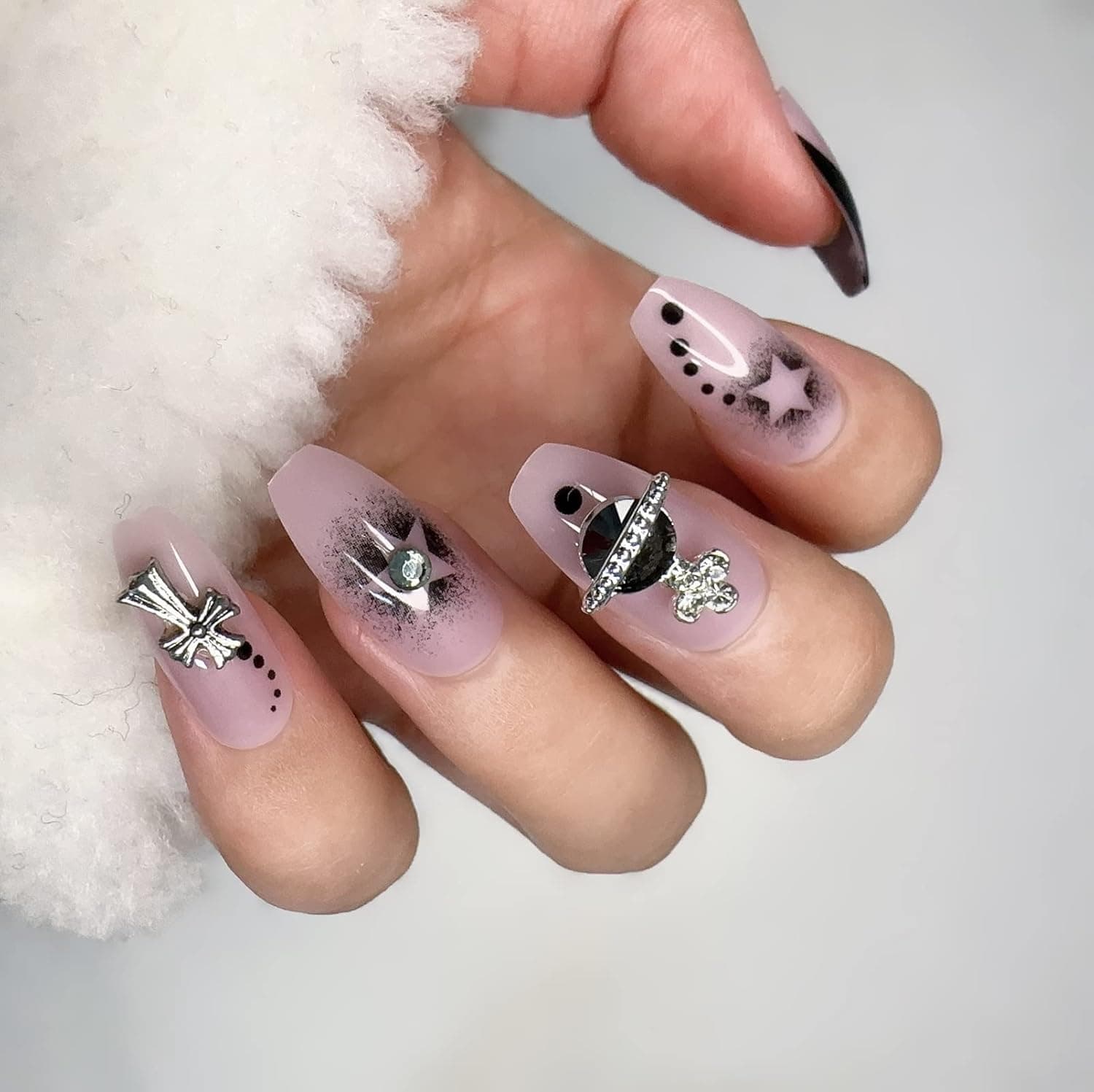 YepDear Press On Nails Short Self Manicure, 28PCS Fake Nails Kit, Cross Decorated with Stars