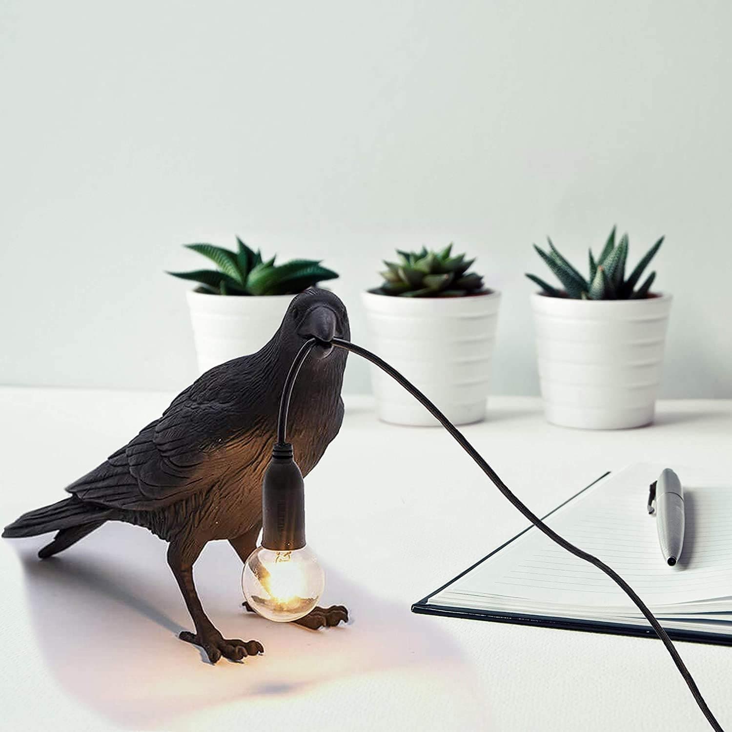 Crow Table lamp, Birds Table Lamps LED Bird Wall Light Mordern Art Deco Resin Table Lamps Bedside Decor for Living Room Decoration Raven Desk Lamp