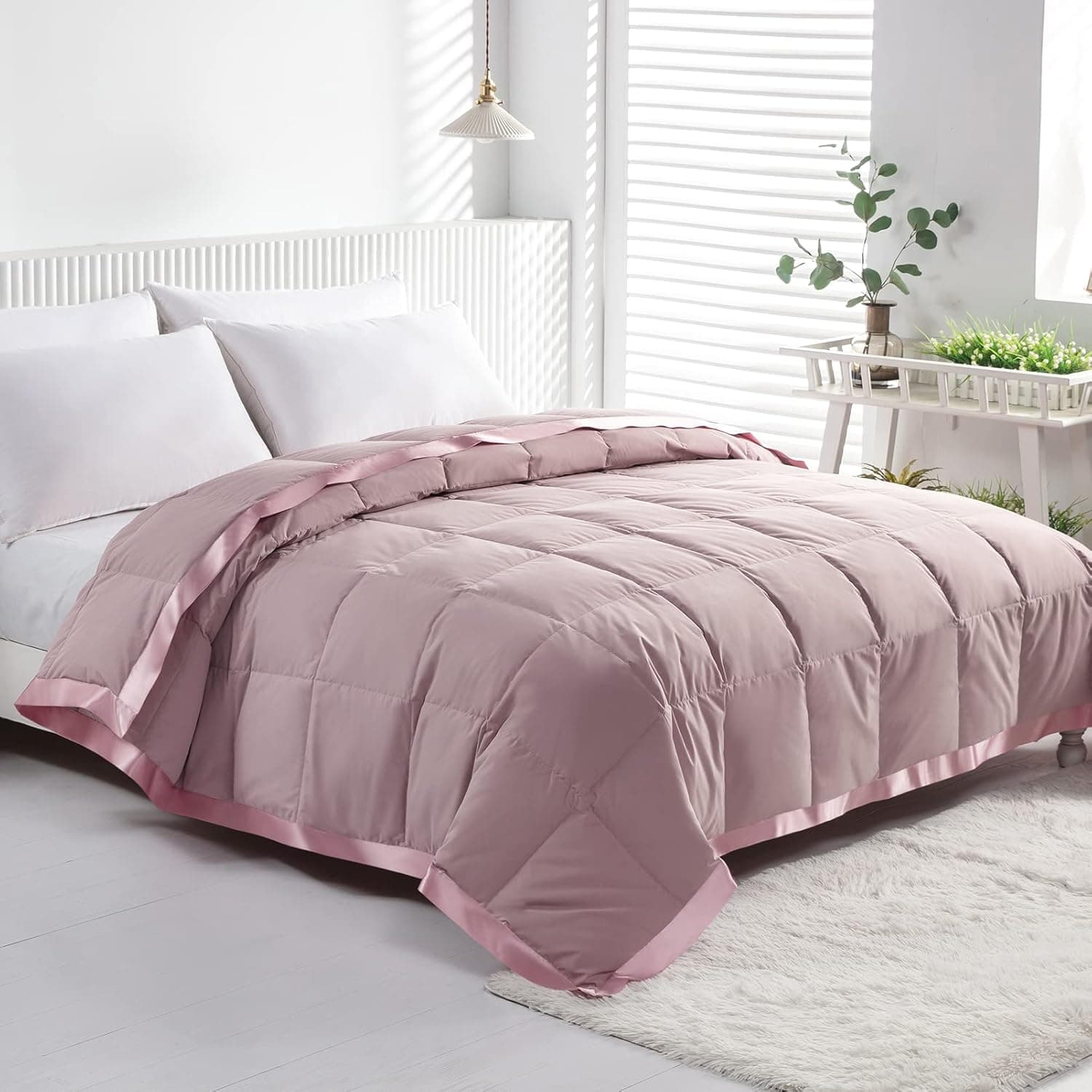 APSMILE Lightweight Down Blanket, Summer Cooling Down Comforter Twin Size, Ultra-Soft Breathable Thin Bed Quilt Duvet with Satin Trim(Twin, Lilac Purple)