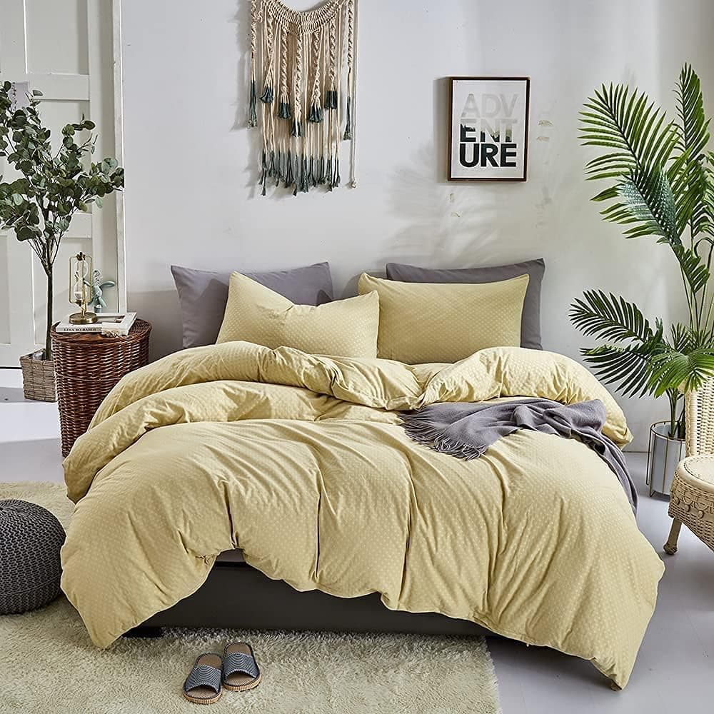 Luxlovery Champagne Velvet Comforter Set Queen Cream Yellow Flannel Plush Bedding Comforter Set Full Light Yellow Warm Blanket Quilts with Star Printed Comforter Set with 2 Pillowcases