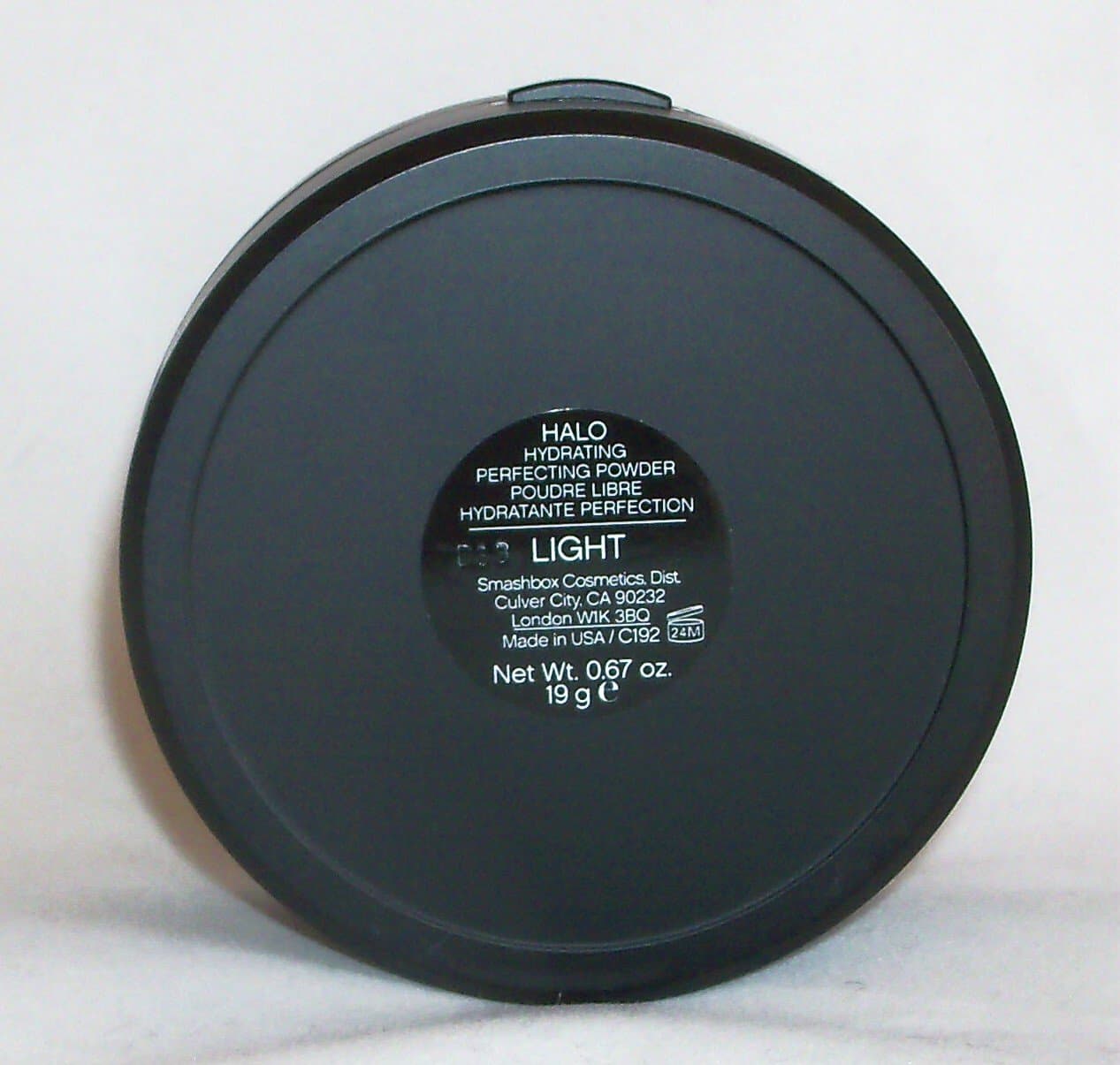Smashbox Halo Hydrating Perfecting Powder Powder - Light .67oz/19g. (without brush)
