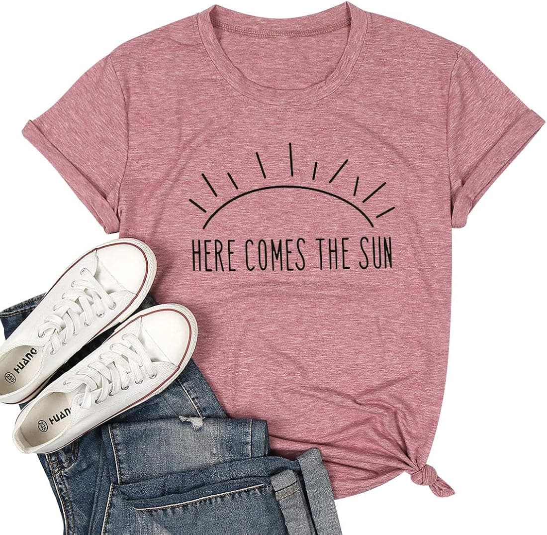 Here Comes The Sun T-Shirt Summer Beach Tee Sunshine Graphic Print Vacation Shirt Top for Women