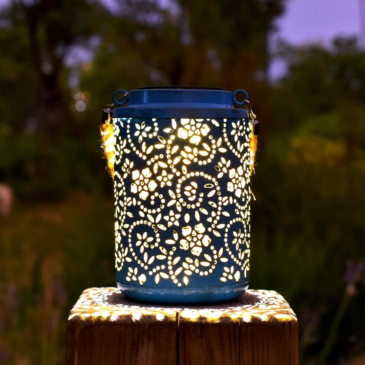 Retro Solar Lantern Outdoor Landscape Solar Light for Garden Yard Porch Fence Patio Tree (Blue)