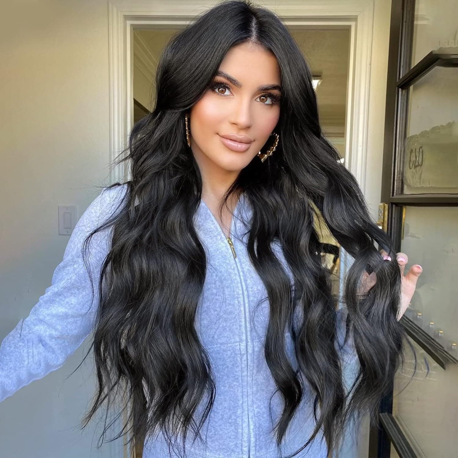 YQBXCZFQ Long Black Wavy Wigs for Women Middle Part Curly Black Wig Synthetic Heat Resistant Fiber Wigs Natural Looking Hair Replacement Wigs for Daily Use(26Inch,Black)