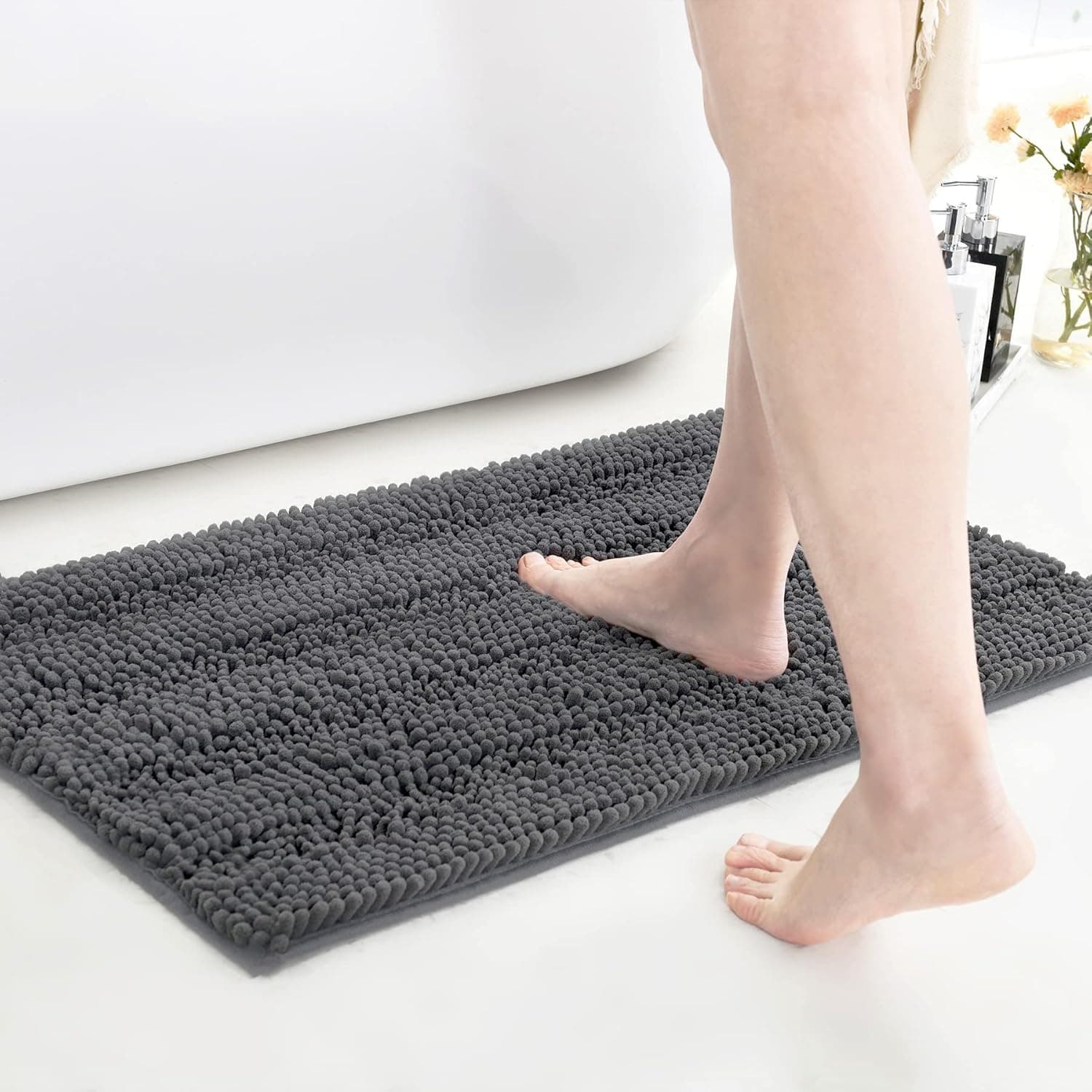 Cuzyhoon Bath Rug,Bathroom Mats Shaggy Chenille Bath Rugs Non Slip,Bath Mats for Bathroom Quick Dry,Extra Soft Bathroom Rug,Water Absorbent Bathroom Mat(Dark Grey 20 x 32 Inch)