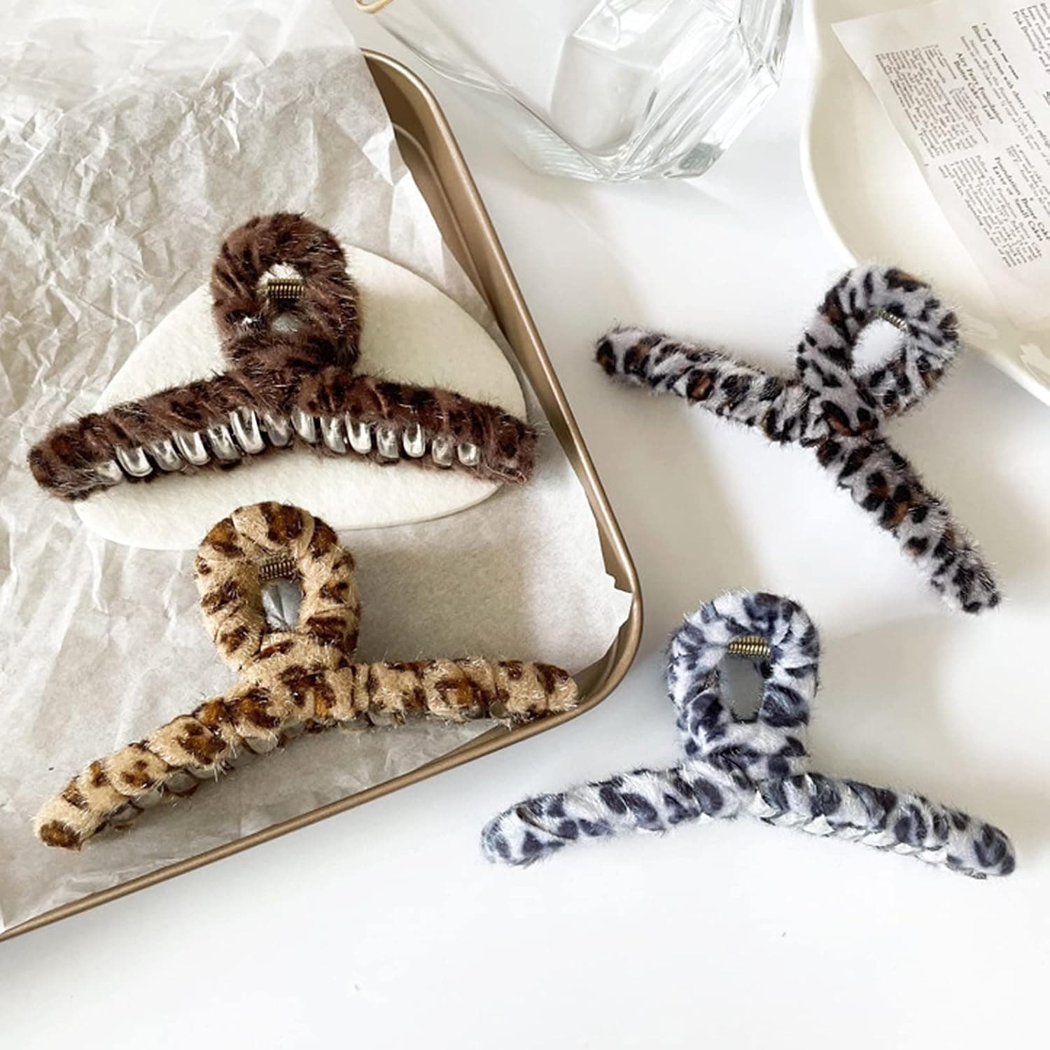 Big Hair Claw Clips Leopard Hair Clips for Women Thick Hair Premium Jaw Clips Cute Hair Clips for Autumn and Winter Hair Clip Accessories Barrettes Clips for Women 4 Pcs