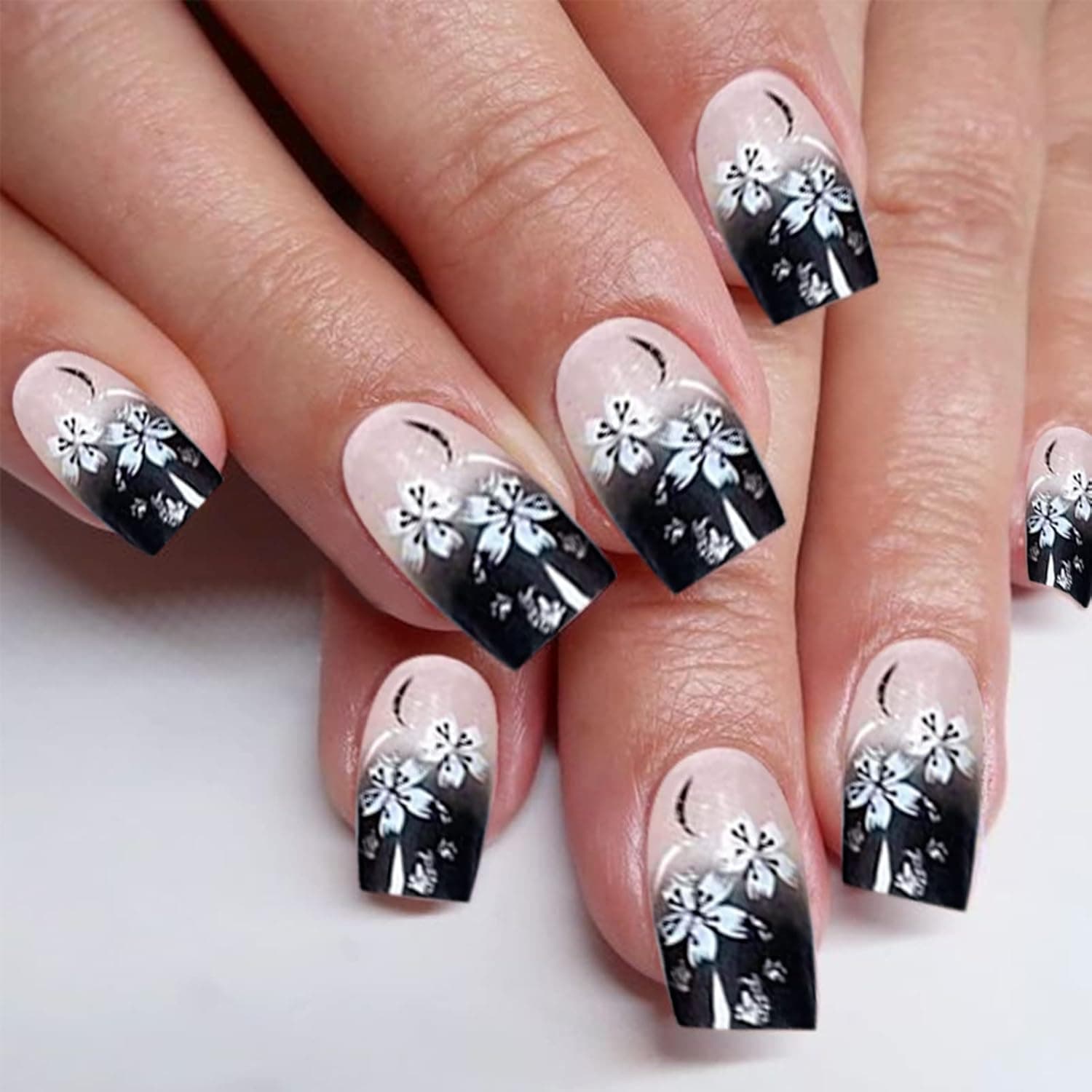 YOSOMK Black Fake Nails Square Short Press on Nails with Flower Design Glossy Full Cover False Nails Artificial Glue on Nails for Women
