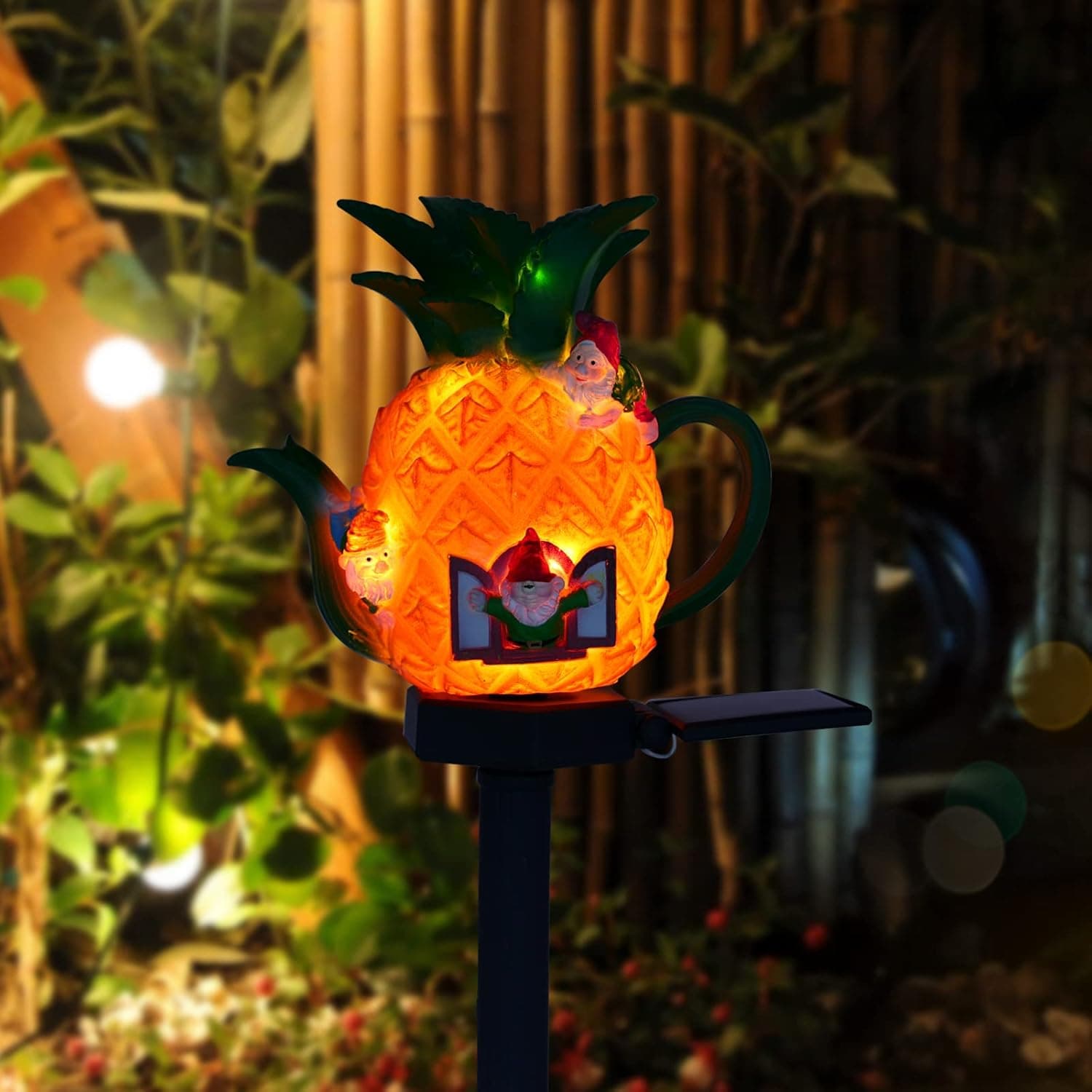 VOOKRY Solar Pineapple Lights Pineapple Statue Outdoor Decorative Stakes Pineapple House Solar Powered Flickering LED Garden Light Fairy House Backyard Summer Decoration