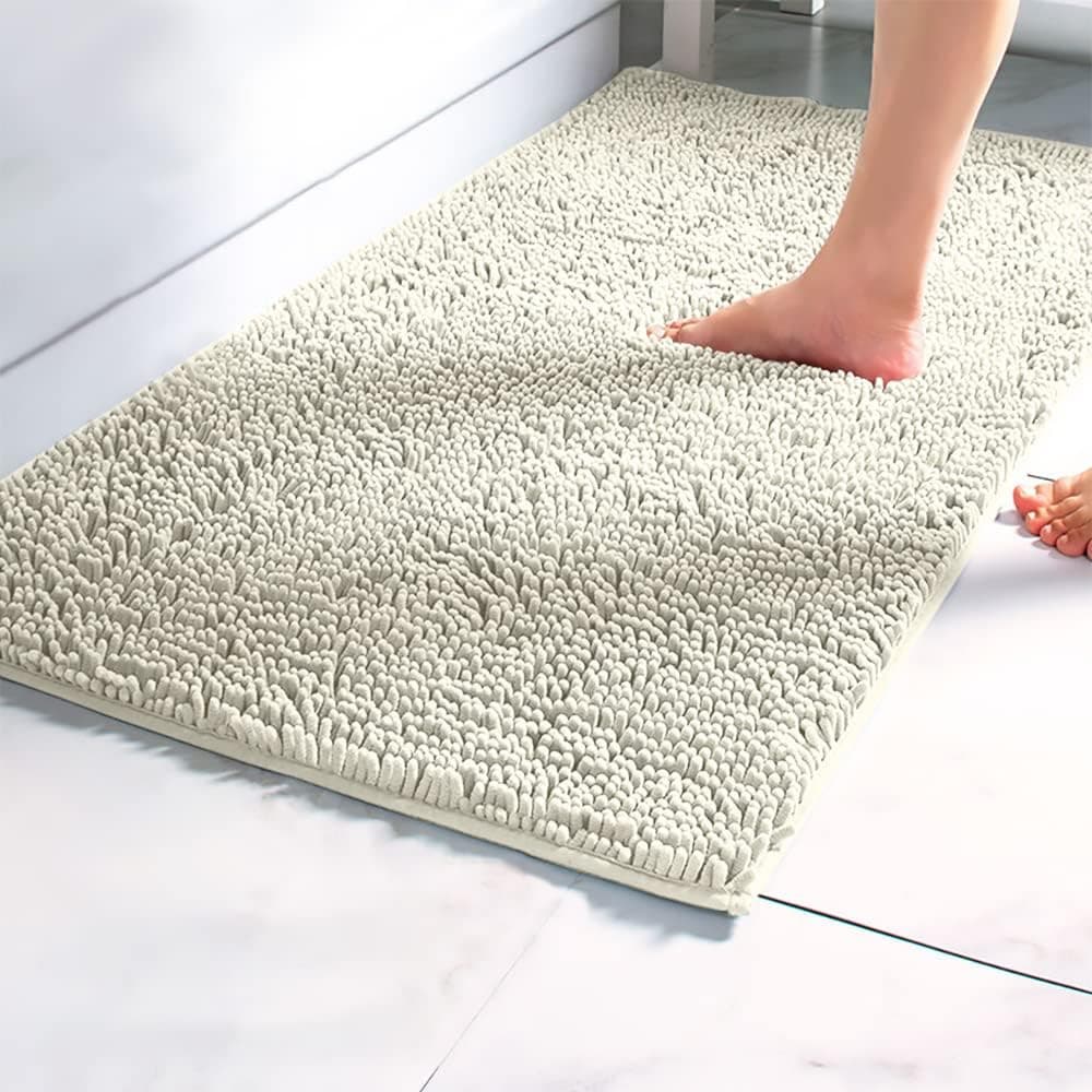 ARERQEWN Bathroom Rugs Non Slip, Soft and Absorbent Chenille Shaggy Bath Rugs for Bathroom, Machine Washable Quick Dry Plush Carpet Bath Shower Mats (Ivory 20x32 Inch)