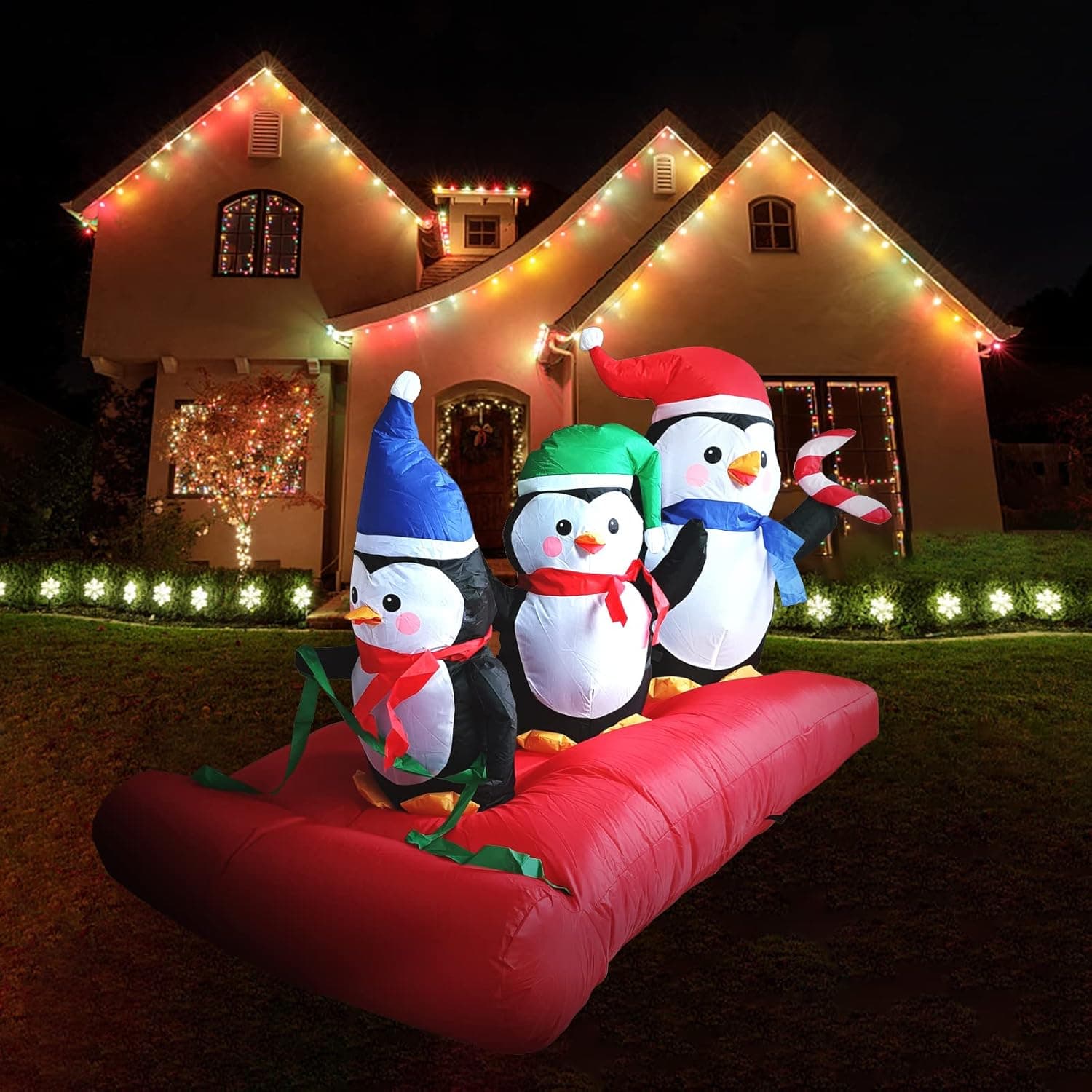 Wen Reach Christmas Inflatable 5 Feet Penguin Christmas Decorations Outdoor，Built-in LED Lights Blow Up Inflatables for Christmas Party Indoor, Outdoor, Yard, Garden, Lawn Décor, (3 Penguin)