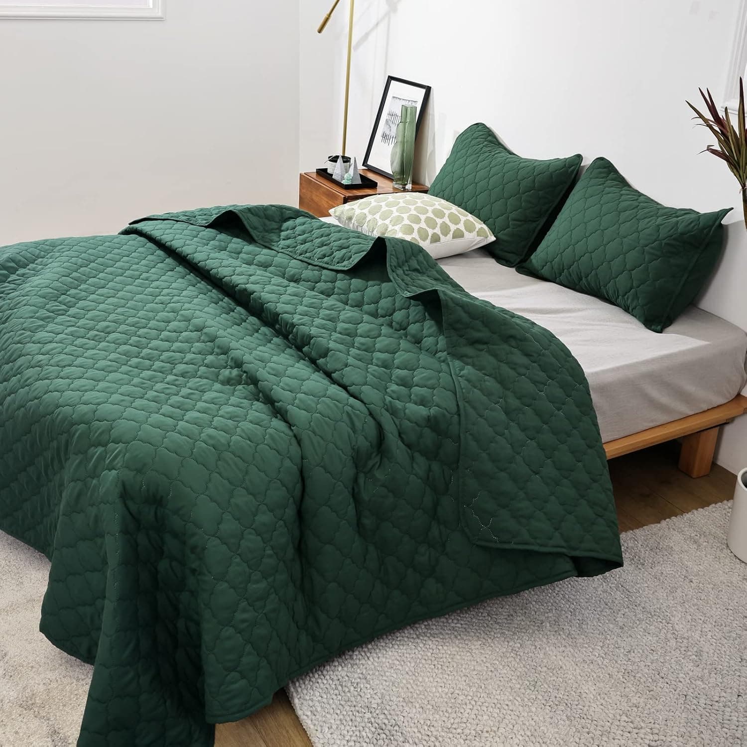 Smoofy Emerald Green Quilt Set Queen Size, 3 Pieces Ultrasonic Embossing Matelasse Bedspread Full Size - Moroccan Pattern Lightweight Coverlet for All Season Use (1 Coverlet, 2 Pillowcases)
