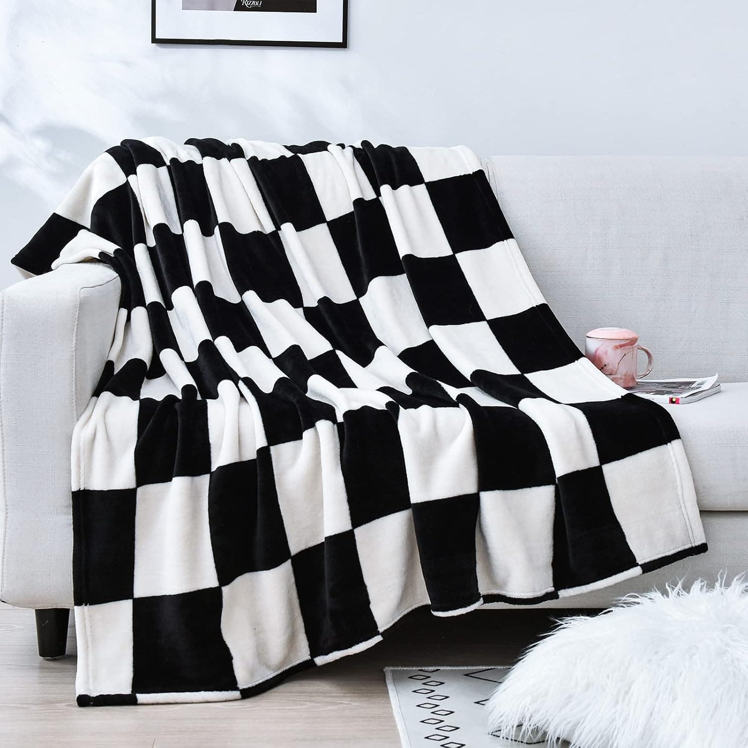 Vessia Large Flannel Fleece Plush Blanket Throw Size(50"x70") - Black and White Checker Lightweight Blanket - 300GSM Soft Cozy Comfy Microfiber Checkboard Blanket for Sofa,Couch,Bed,Chair