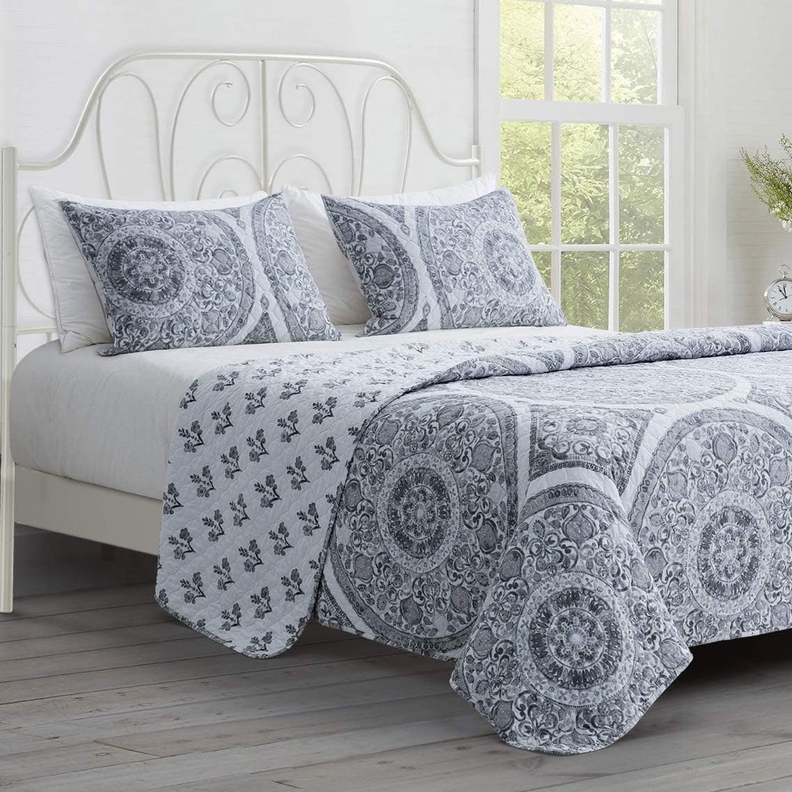 Willow Road Luxury Quilt Sets for King Beds - 3 Piece Lightweight Microfiber Soft Quilt Bedspread (Mirielle, King)
