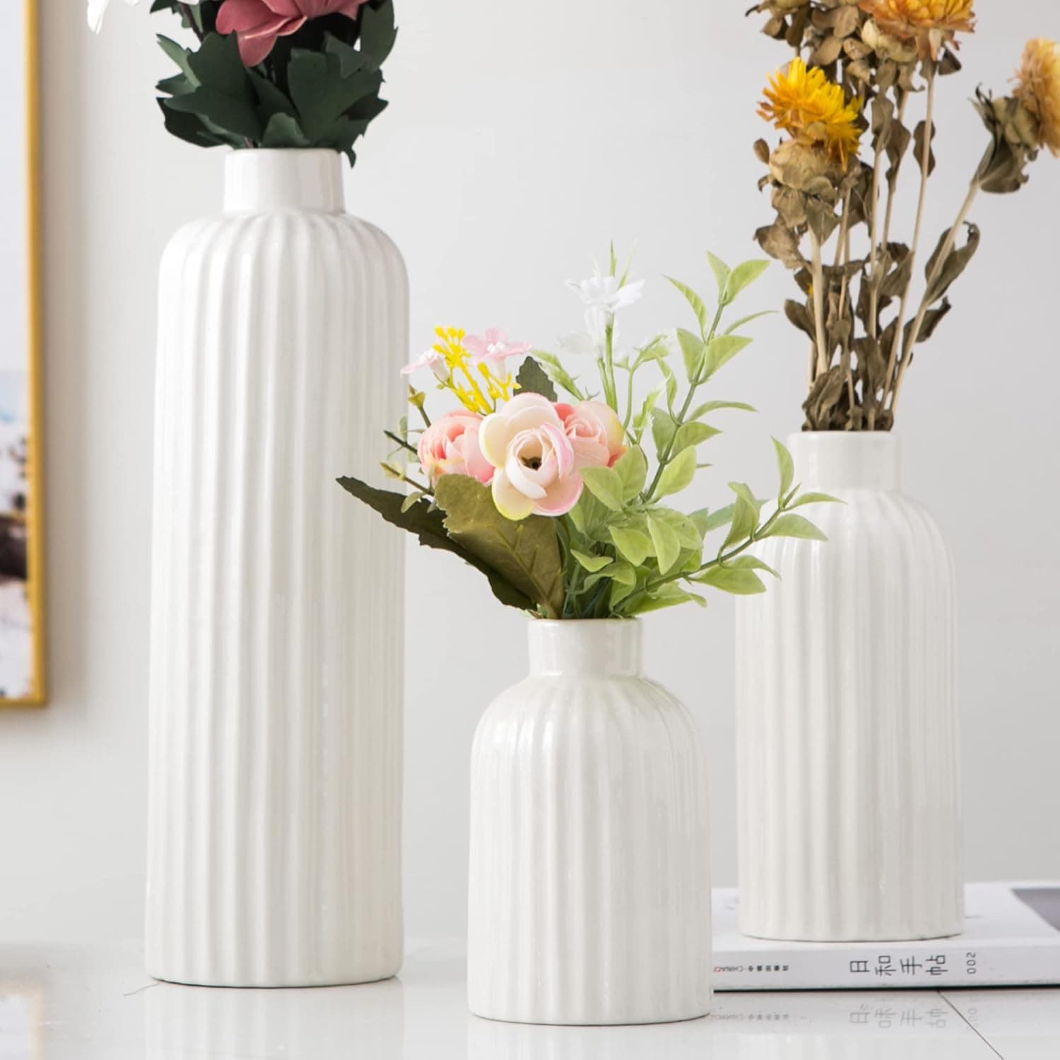 Joybuty White Ceramic Vase Set of 3 for Home Decor, Small Ribbed Pampas Flower Vases, Modern Boho Rustic Farmhouse Style Pottery Vase for Living Room Table Shelf Mantel Bedroom Entryway Decorations