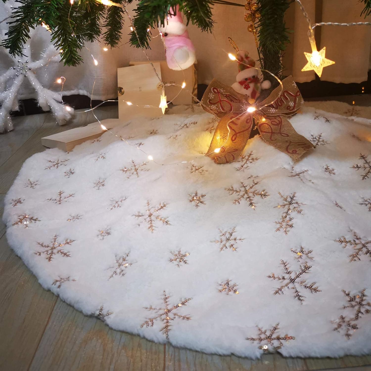 Homotu 36 Inch Large Christmas Tree Skirt White Xmas Faux Fur Skirts Decorations for Holiday Ornaments Party Home with Sequin Gold Snowflakes ,90cm, 36inch