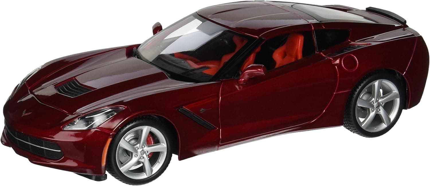 Maisto 2014 Corvette C7 Diecast Model Car in Red 1:18 Scale
