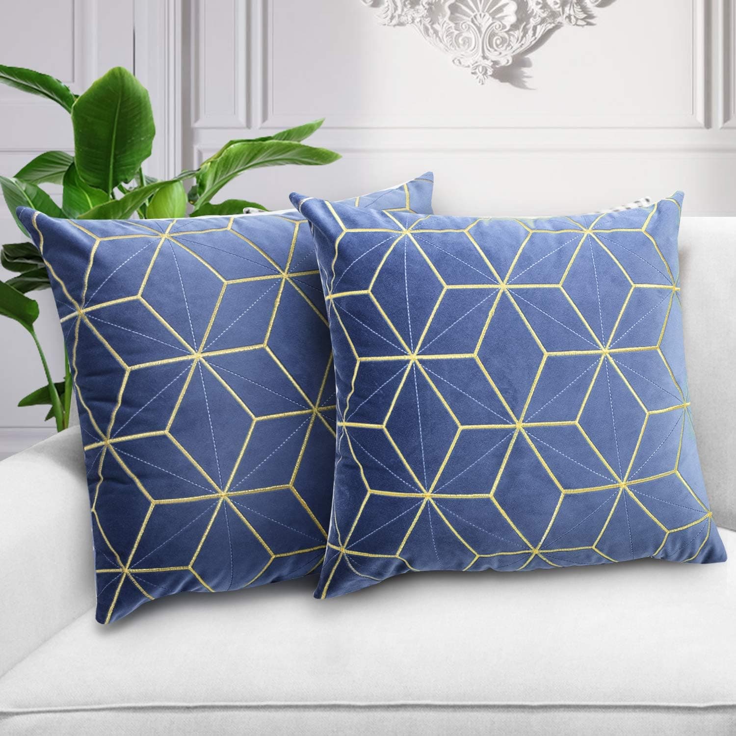 MoKo Pack of 2 Throw Pillow Cover, Soft Velvet Square Throw Pillow Cases Set Decorative Cushion Covers for Sofa Couch Bed Home Car Decoration, 18" x 18", 45 x 45 cm, Blue