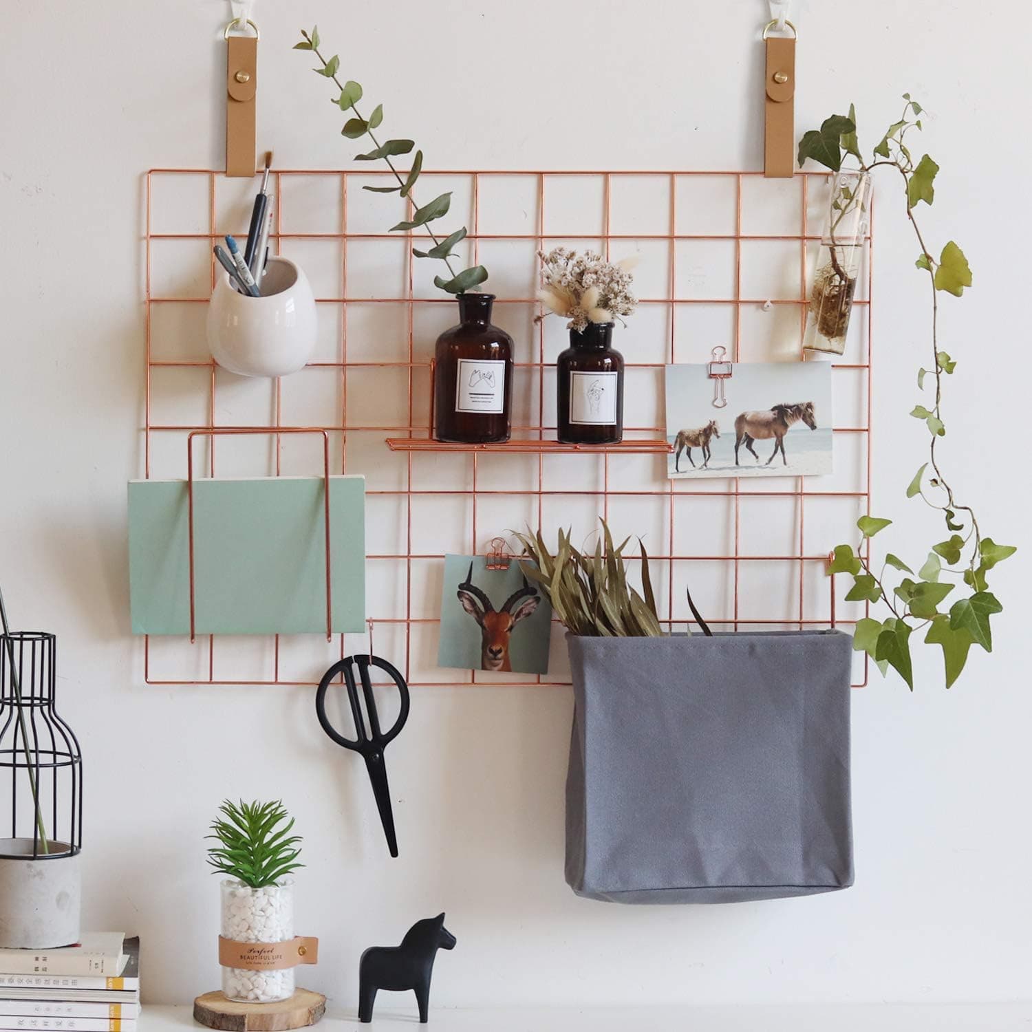 FRIADE Rose Gold Metal Wire Wall Grid Panel for Photo Display,Display Ledge,Wall Organizer for Living Room,Bedroom,10 Metal Clips&2 Leather Straps&3 Nails Offered,Set of 1 (Rose Gold:25.5”x17.7”)