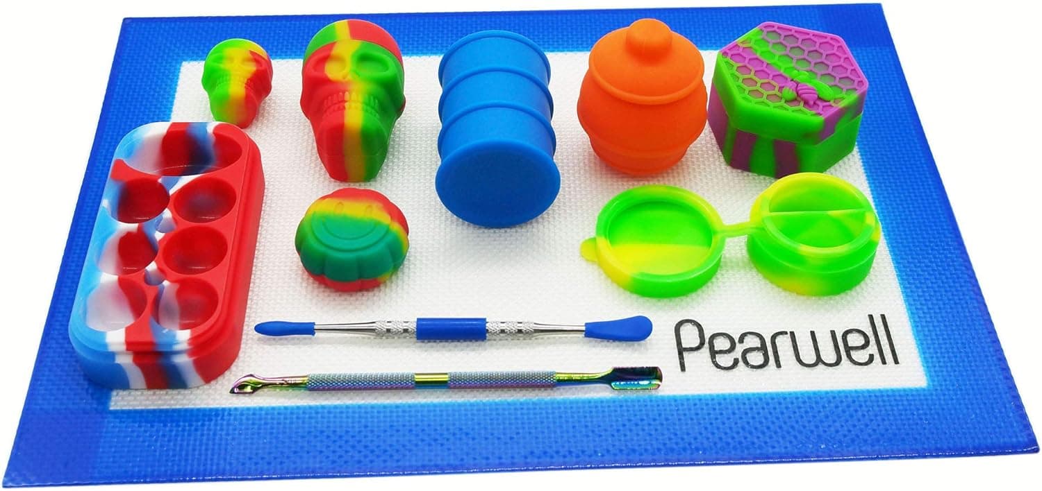 Pearwell Silicone Container 3ml 6ml 10ml 26ml 35ml Skull Barrel Hexagon Multi Compartment Concentrate Jars with Large Blue Mat and Carving Tools