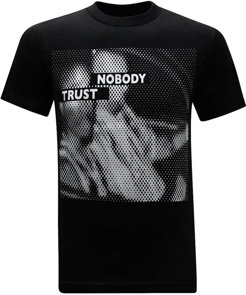 tees geek Trust Nobody Men's T-Shirt