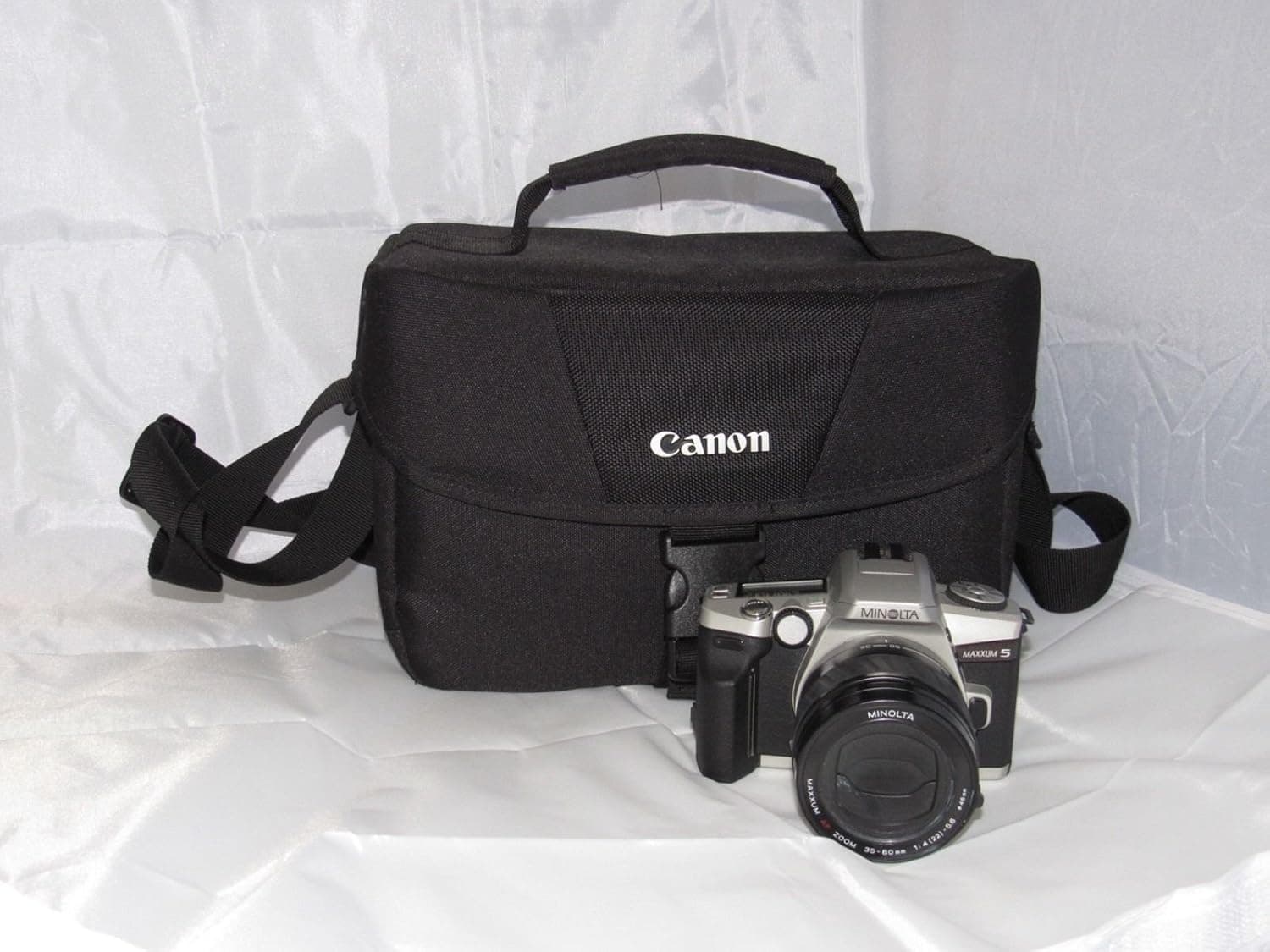 Minolta Maxxum 5 35mm SLR Camera (Body only)